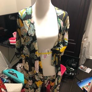 LulaRoe M Shirley - NWT - Black floral